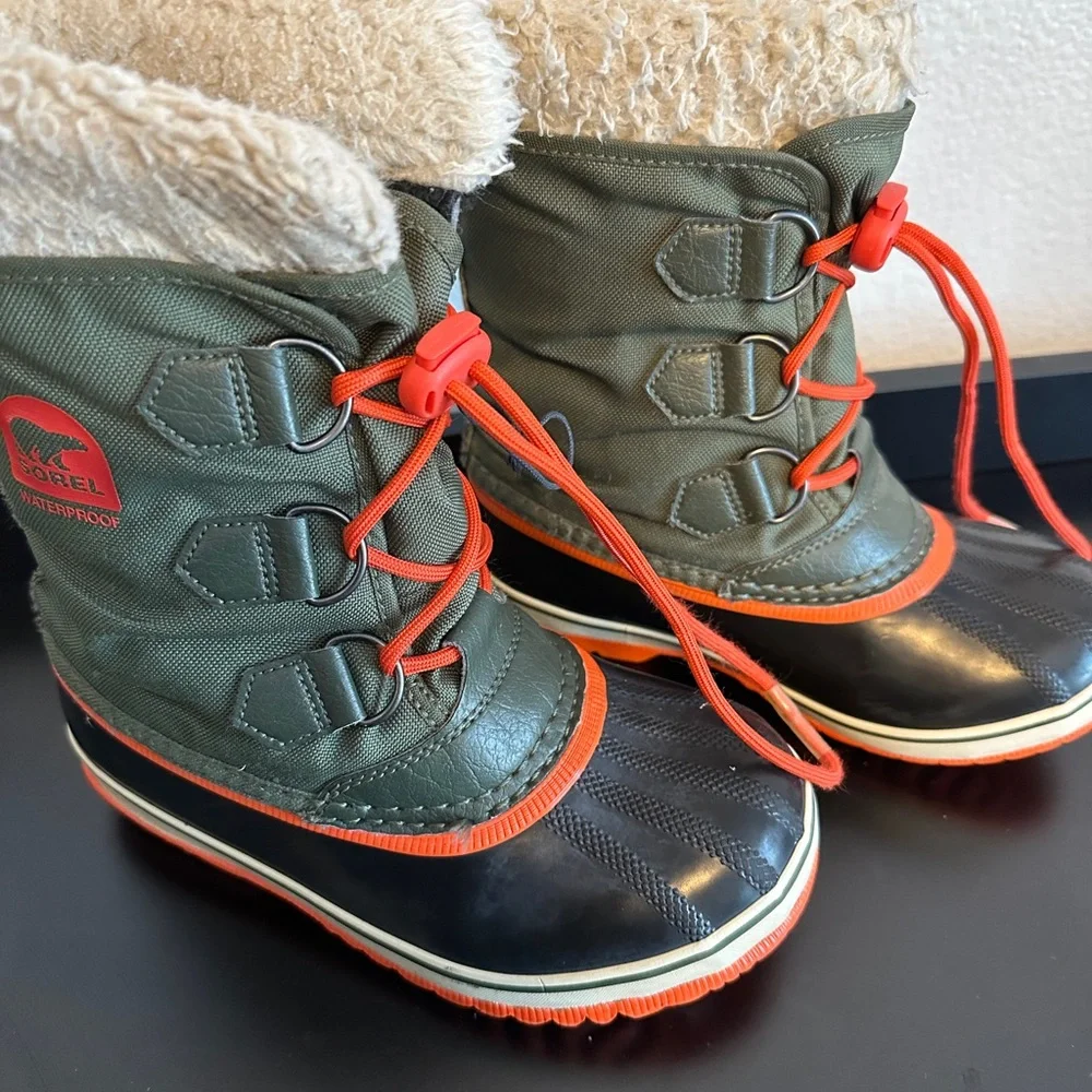 Sorel Kids Snow Boots - Olive and Black